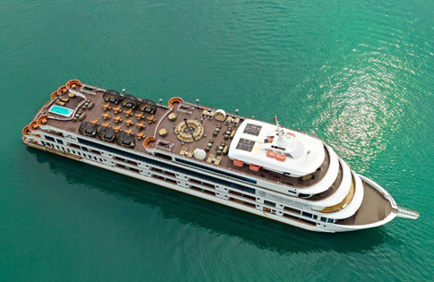 Tàu Ambassador thăm vịnh Hạ Long 1 ngày