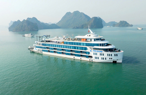 tàu luna hạ long 1 ngày