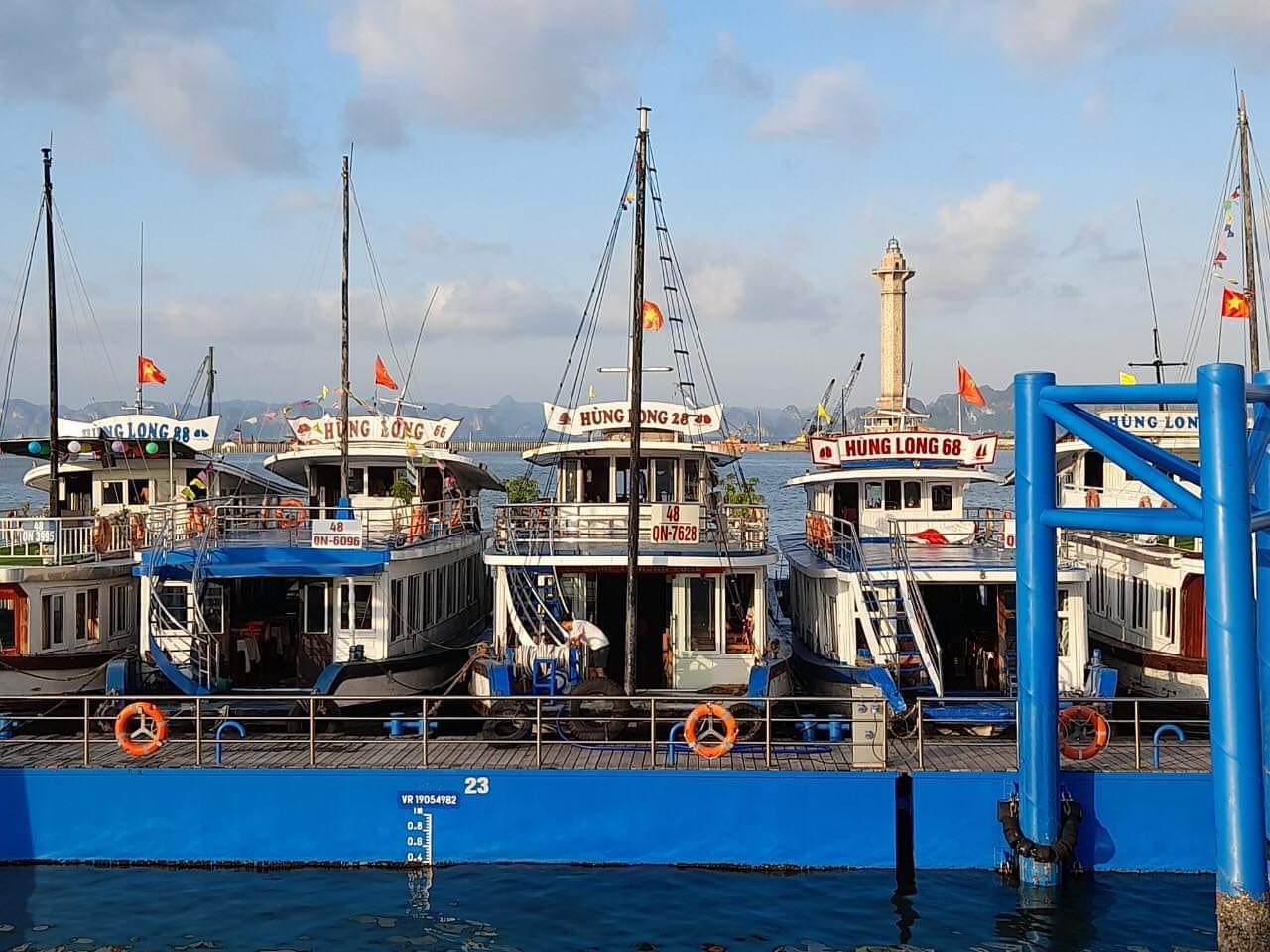 Đội tàu hùng long hạ long