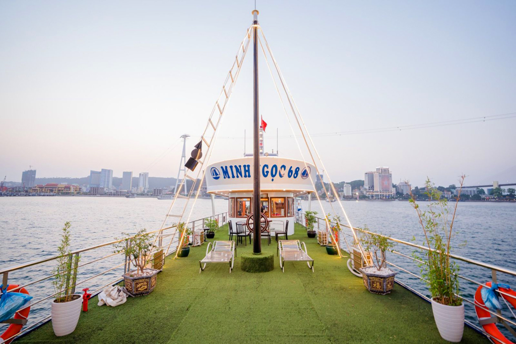 Tàu Minh Ngọc 68 Hạ Long