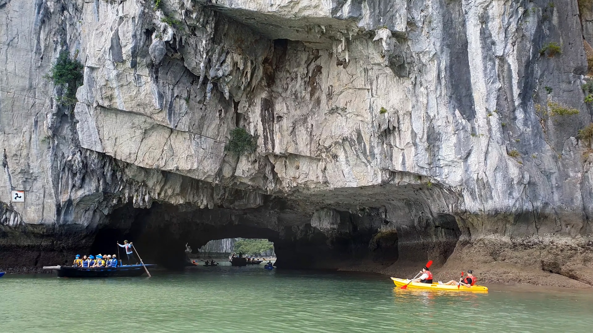 hang Luồn vịnh Hạ Long
