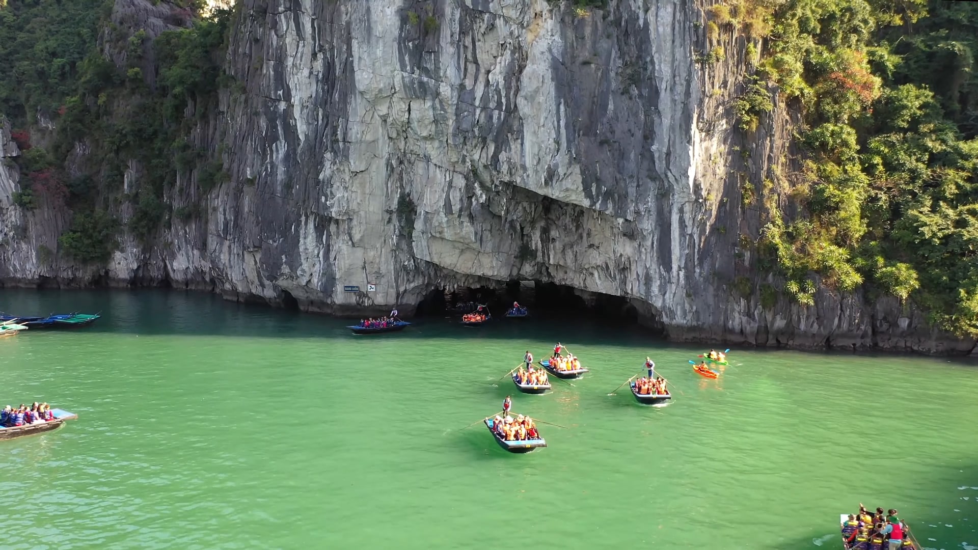 hang Luồn vịnh Hạ Long