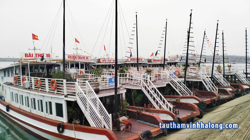 Đội đội tàu bài thơ hạ long