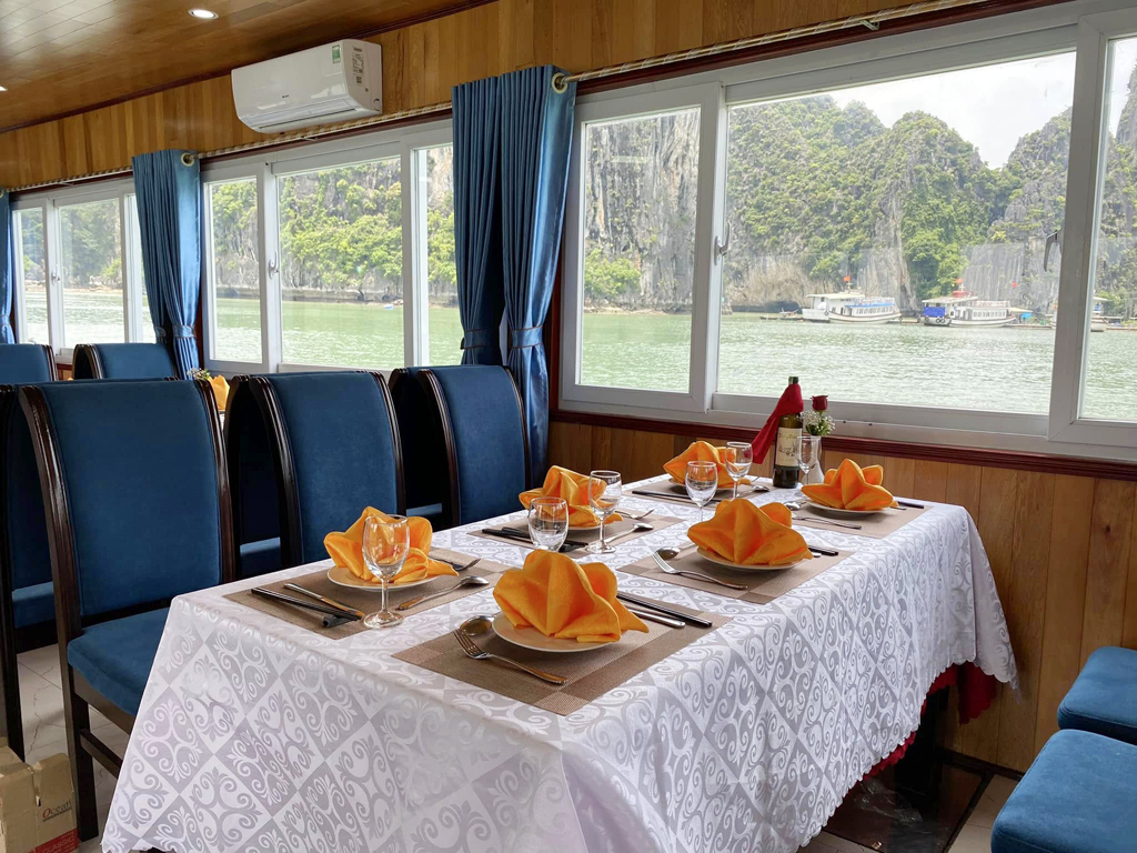 tàu bến hải hạ long