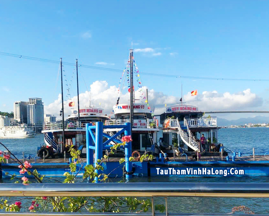 Tàu Huy Hoàng Hạ Long