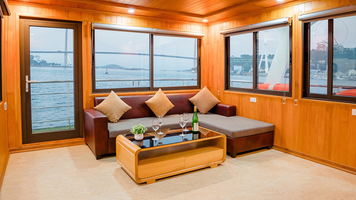 Tàu Minh Ngọc Hạ Long