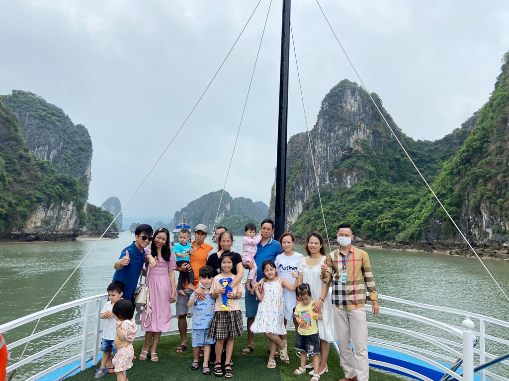 Tàu Minh Phương 68 Hạ Long