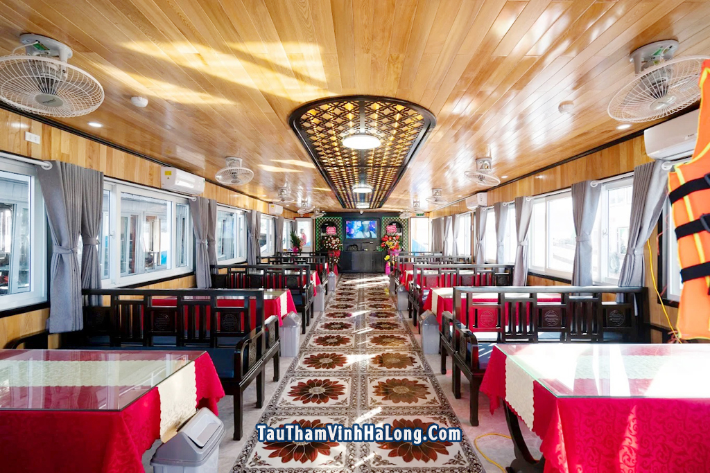 tàu thắng lợi thăm vịnh hạ long