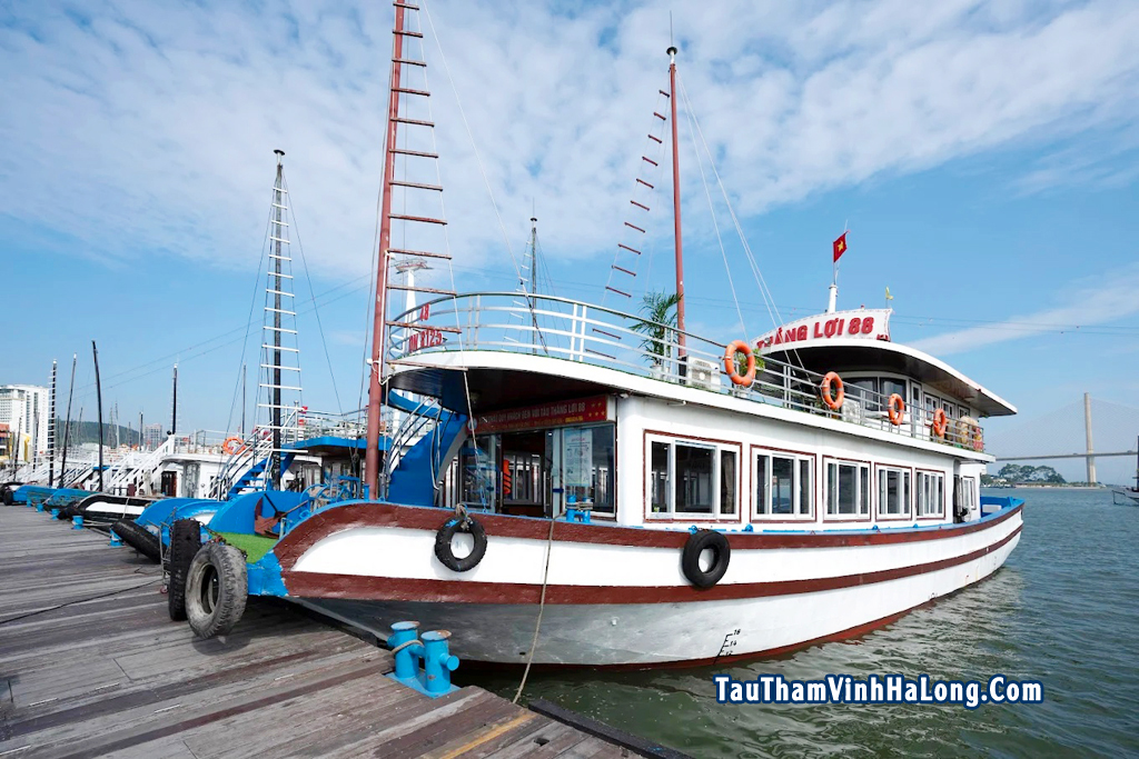 tàu thắng lợi hạ long