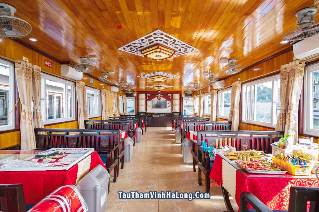 tàu thắng lợi thăm vịnh hạ long