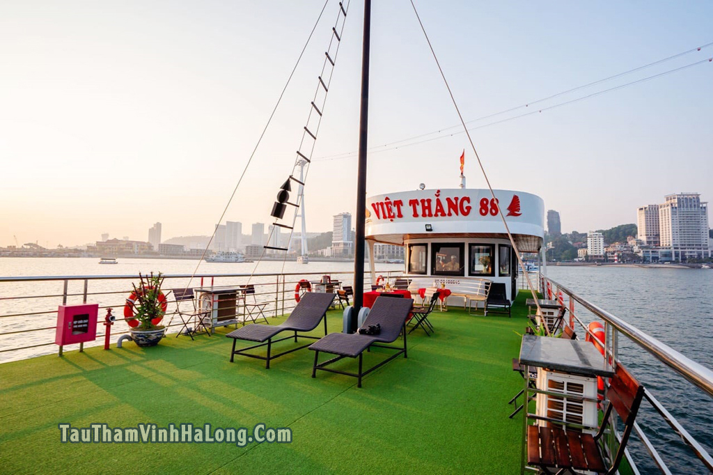Tàu Việt Thắng Hạ Long
