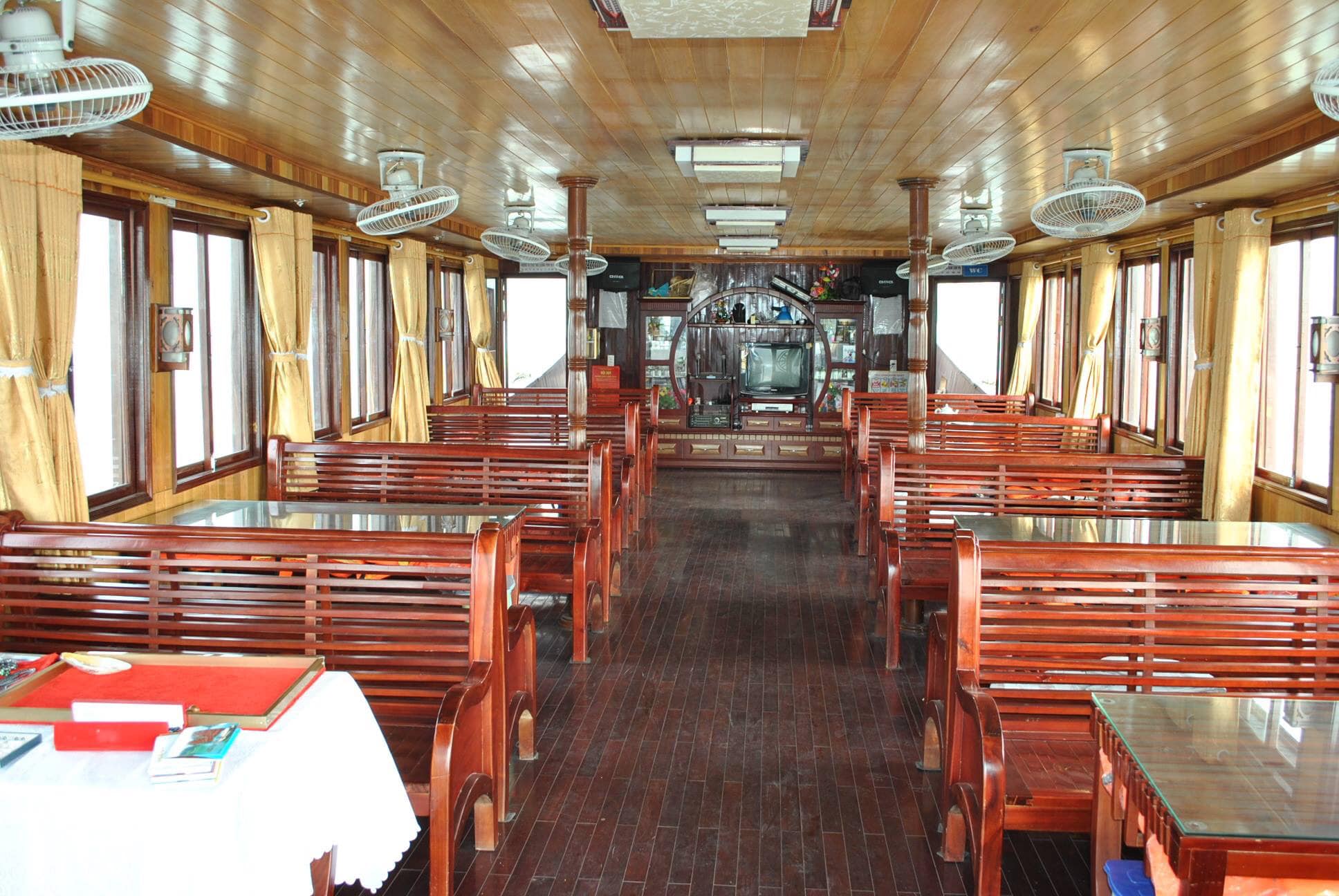 tàu thành công trọng tải 48 khách